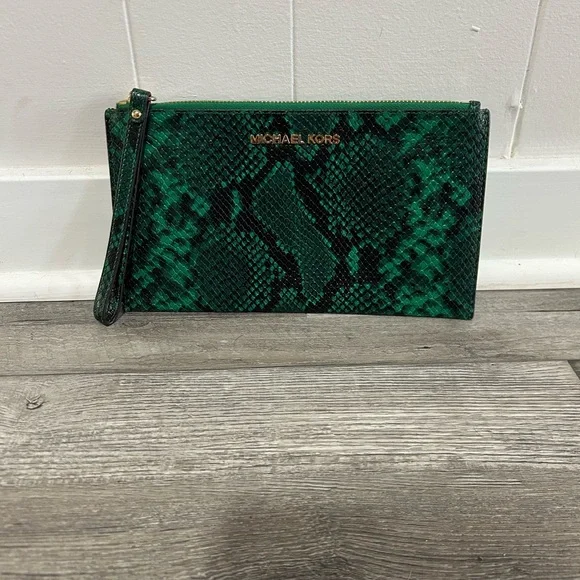 Michael Kors Wristlet Wallet - Picture 6 of 6